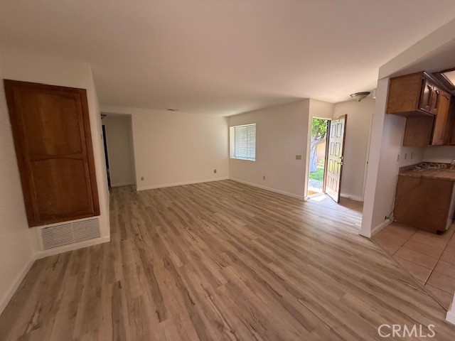 109 E Baseline Road, San Dimas CA: https://media.crmls.org/medias/f15b5f87-6281-4268-be94-64f5f2dce05a.jpg
