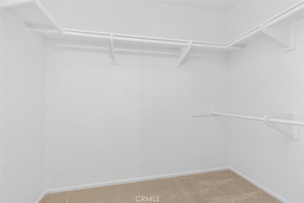 https://media.crmls.org/medias/f15ba35e-69c8-4843-8a9f-09370e39e05a.jpg?preset=X-Large