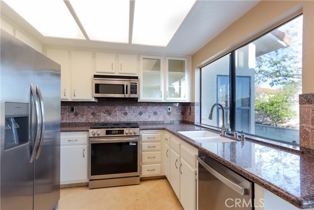 Detail Gallery Image 4 of 8 For 16 Crucillo, Rancho Santa Margarita,  CA 92688 - 3 Beds | 2/1 Baths