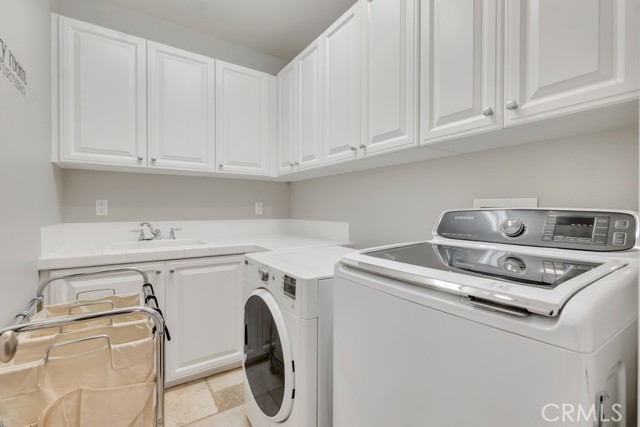 24234 Reyes Adobe Way, Valencia CA: https://media.crmls.org/medias/f15c4f18-7b75-497d-9847-320edecf4d34.jpg