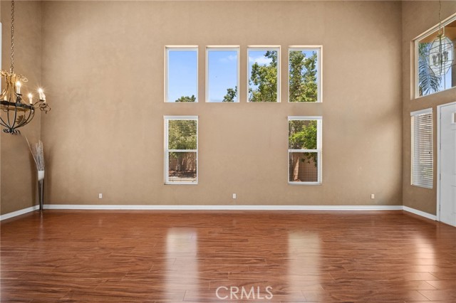Detail Gallery Image 9 of 65 For 29 Villa Roma, Lake Elsinore,  CA 92532 - 4 Beds | 2/1 Baths