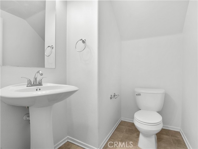 Detail Gallery Image 11 of 36 For 1377 Sunset #B,  Beaumont,  CA 92223 - 3 Beds | 2/1 Baths