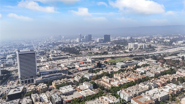 Detail Gallery Image 32 of 34 For 11033 Massachusetts Ave #4,  Los Angeles,  CA 90025 - 2 Beds | 3 Baths