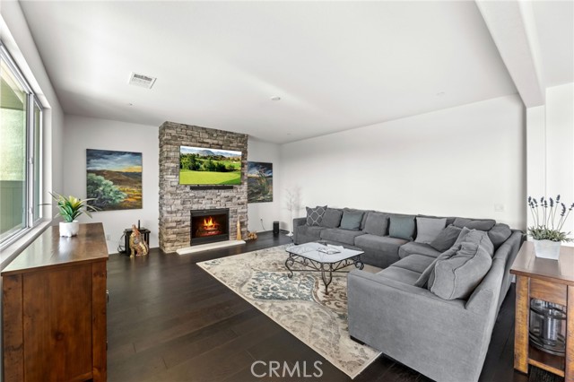 37629 Fiesta Flower Street, Murrieta CA: https://media.crmls.org/medias/f15d3b0f-786b-4c9e-a379-386ef22a7715.jpg