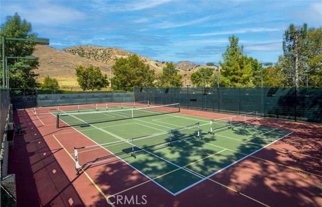 Detail Gallery Image 36 of 38 For 12065 Crystal Glen Way, Porter Ranch,  CA 91326 - 3 Beds | 2/1 Baths
