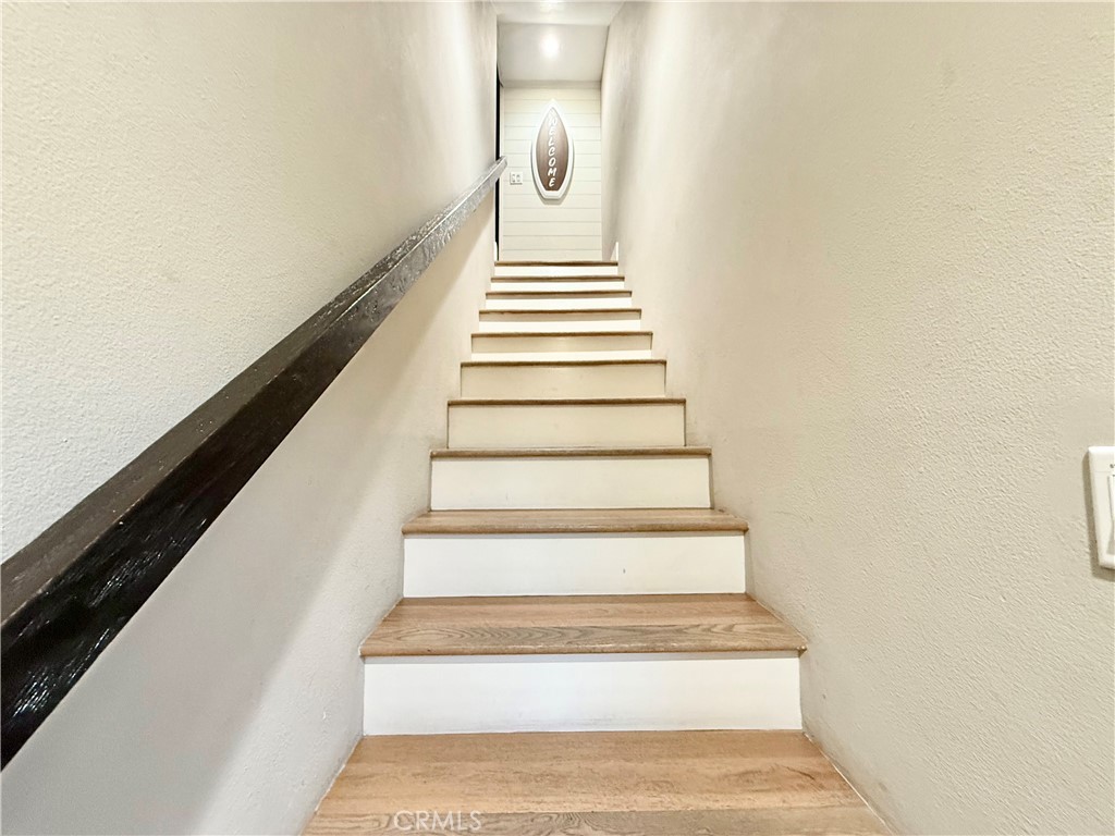 https://media.crmls.org/medias/f15dcf0d-47a1-430c-a37b-4f886b28f3cc.jpg?preset=X-Large