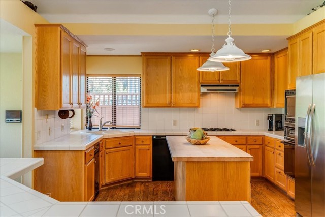 5619 Tamarisk Way, San Luis Obispo CA: https://media.crmls.org/medias/f15dfb50-84da-4f2c-bf51-983c0ce39cbc.jpg