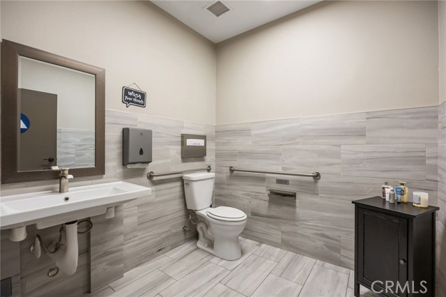 Commercial for Sale in Canyon Country, California