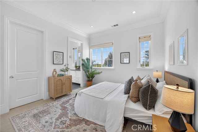 8056 Kentwood Avenue, Los Angeles CA: https://media.crmls.org/medias/f15f2e95-7a65-4163-b065-0dcc9ab323c8.jpg