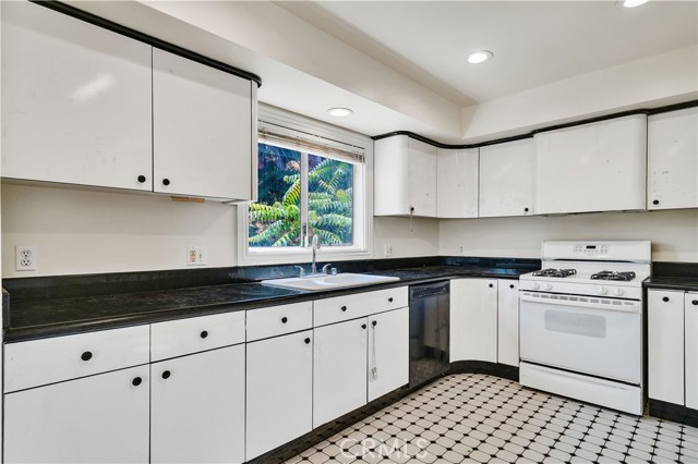 728 Quail Drive, Los Angeles CA: https://media.crmls.org/medias/f15f450d-9149-4751-a10f-a04c05c4ae9c.jpg