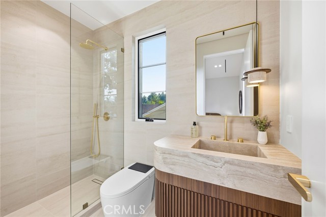 Detail Gallery Image 34 of 41 For 16782 Otsego, Encino,  CA 91436 - 6 Beds | 6/1 Baths