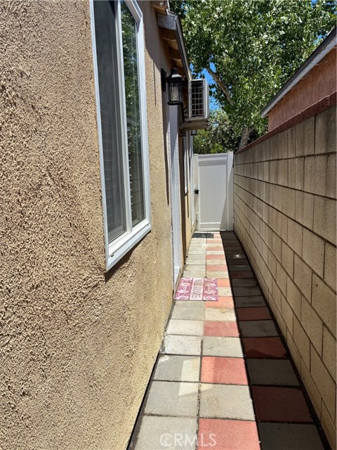 15202 Lorne Street, Panorama City CA: https://media.crmls.org/medias/f1609e40-20c6-412d-9f6e-b7112fa9fe98.jpg