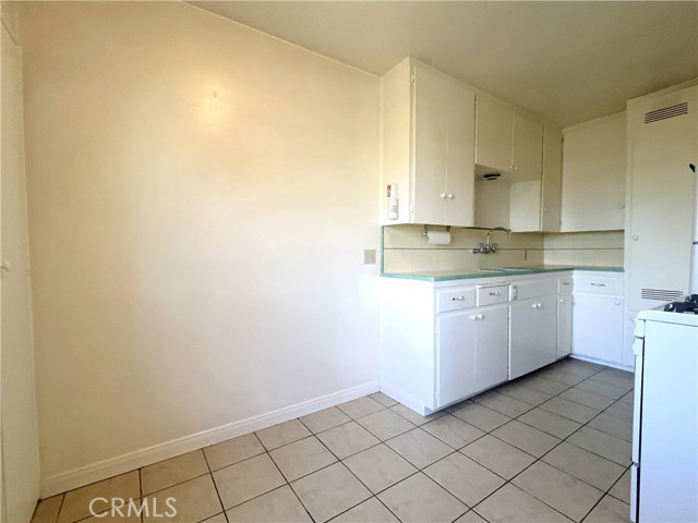 Detail Gallery Image 10 of 12 For 11408 Loma Vista Dr, Loma Linda,  CA 92354 - 0 Beds | 1 Baths