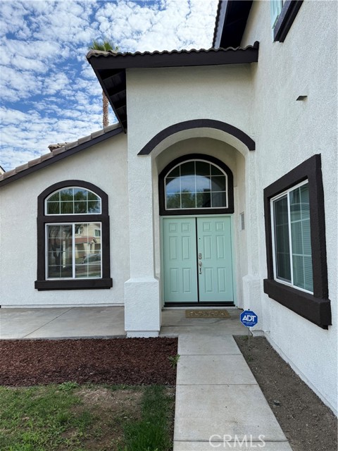 Detail Gallery Image 4 of 52 For 1989 Murrieta, Perris,  CA 92571 - 5 Beds | 3 Baths