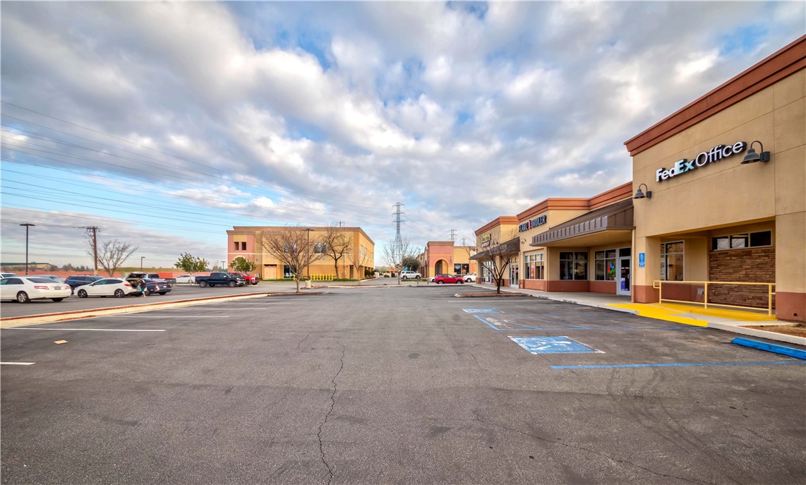 3505 Coffee Road, Bakersfield, California 93308, ,Commercial Sale,For Sale,3505 Coffee Road,CRPW24051741