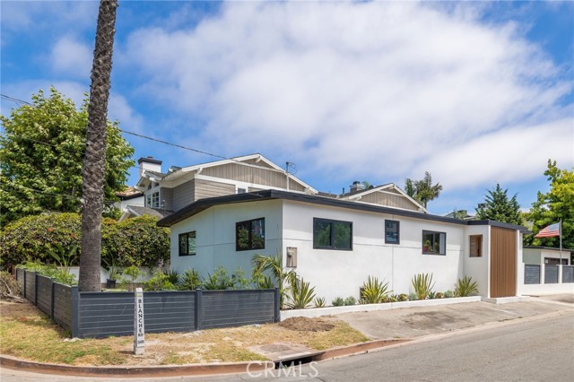 600 26th Street, Manhattan Beach, California 90266, 3 Bedrooms Bedrooms, ,2 BathroomsBathrooms,Residential,Sold,26th,SB22148889