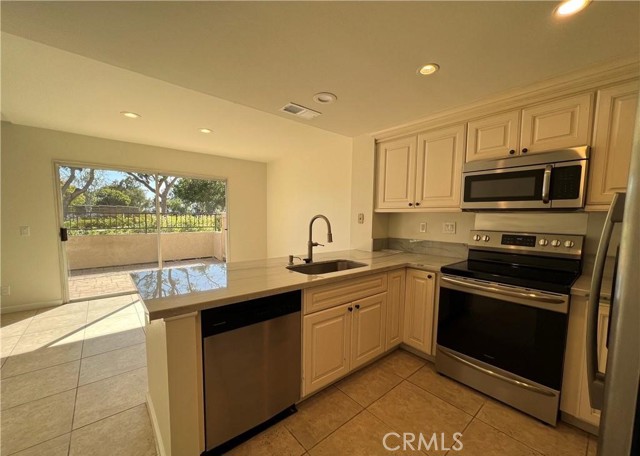 193 Stanford Court, Irvine CA: https://media.crmls.org/medias/f161a61f-3814-431a-952e-1653135e0715.jpg