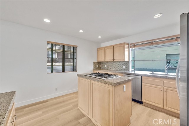 Detail Gallery Image 14 of 36 For 200 N Catalina Ave #F,  Redondo Beach,  CA 90277 - 3 Beds | 3 Baths