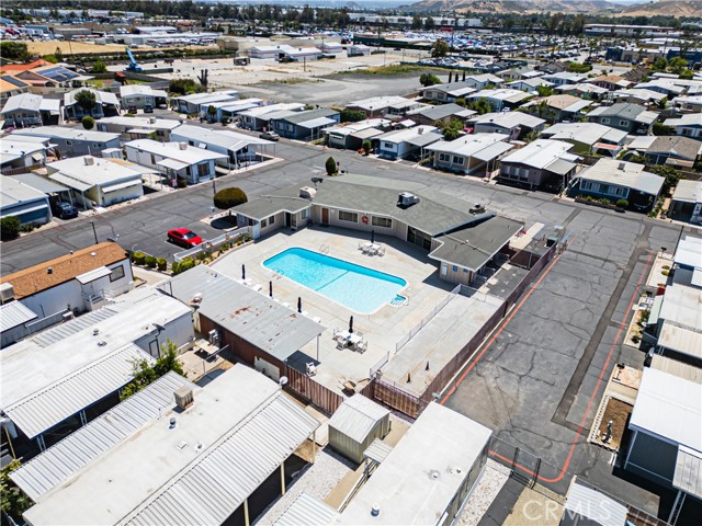 Detail Gallery Image 11 of 12 For 17455 Marygold #3,  Bloomington,  CA 92316 - 2 Beds | 1/1 Baths