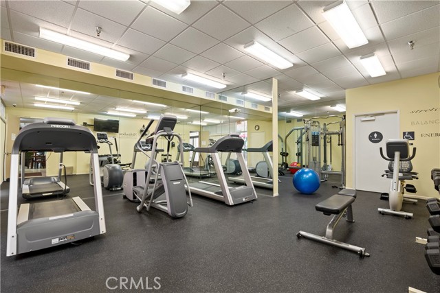 Detail Gallery Image 25 of 28 For 5325 Newcastle Ave #240,  Encino,  CA 91316 - 2 Beds | 2 Baths