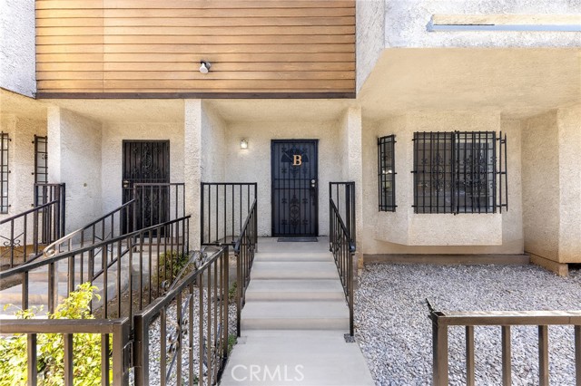 321 N Lincoln Avenue, Monterey Park CA: https://media.crmls.org/medias/f162901f-0706-44f3-9cbf-235ef2b0f6fa.jpg