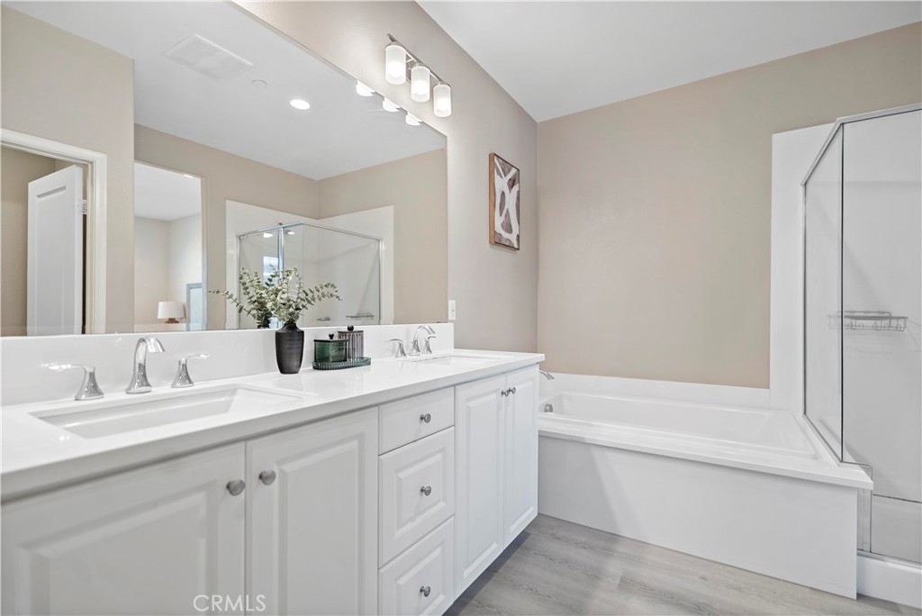 MLS #WS25270586 image #32