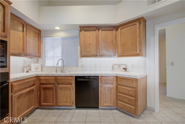 Detail Gallery Image 9 of 57 For 9160 N Woodlawn Dr, Fresno,  CA 93720 - 3 Beds | 2 Baths