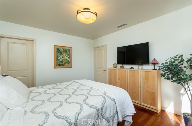 Detail Gallery Image 30 of 58 For 1404 Corona Dr, Glendale,  CA 91205 - 4 Beds | 2/1 Baths