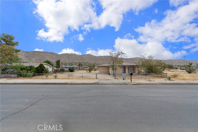 Detail Gallery Image 3 of 33 For 56426 Sunland Dr, Yucca Valley,  CA 92284 - 2 Beds | 1 Baths