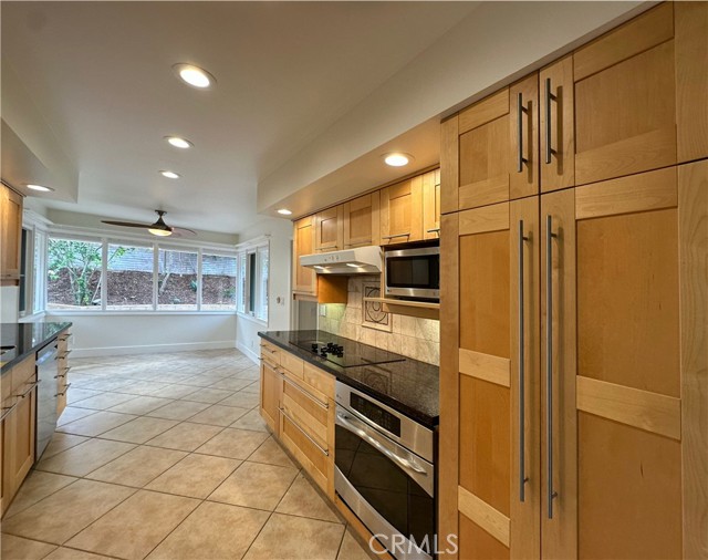 Detail Gallery Image 7 of 26 For 1210 Sandpoint, Corona Del Mar,  CA 92625 - 4 Beds | 2/1 Baths