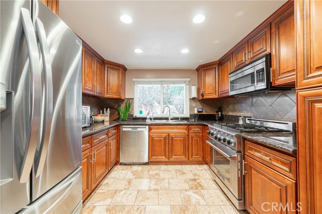 Detail Gallery Image 21 of 34 For 20138 Elkwood St, Winnetka,  CA 91306 - 4 Beds | 3 Baths