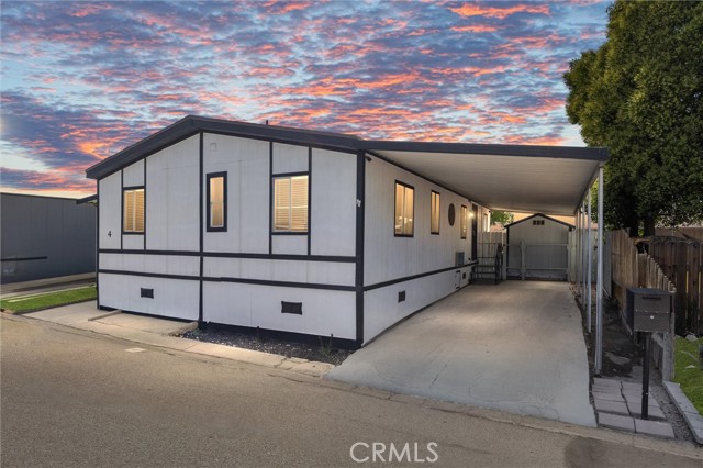 Detail Gallery Image 1 of 40 For 4 Dogwood Ln, Bakersfield,  CA 93308 - 3 Beds | 2 Baths