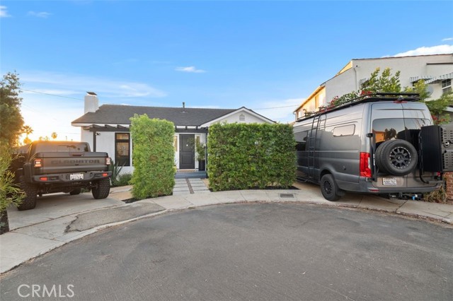 2329 Vineyard Avenue, Los Angeles CA: https://media.crmls.org/medias/f16644e3-2dd5-4967-abce-71d9c58ccd79.jpg