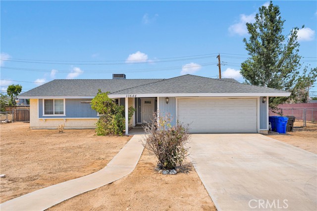 Detail Gallery Image 1 of 30 For 11644 Chimayo Rd, Apple Valley,  CA 92308 - 3 Beds | 2 Baths
