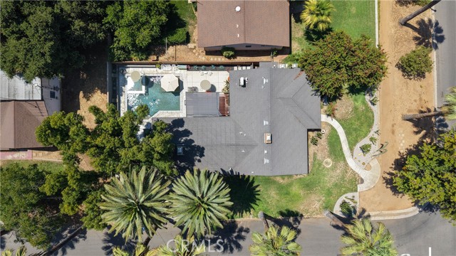 1105 W Highland Avenue, Redlands CA: https://media.crmls.org/medias/f1668293-76e1-4e6c-9b06-c4983e97fa9b.jpg
