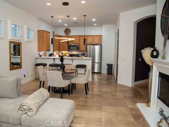 Detail Gallery Image 10 of 26 For 1041 Riviera Ct, Beaumont,  CA 92223 - 2 Beds | 2 Baths