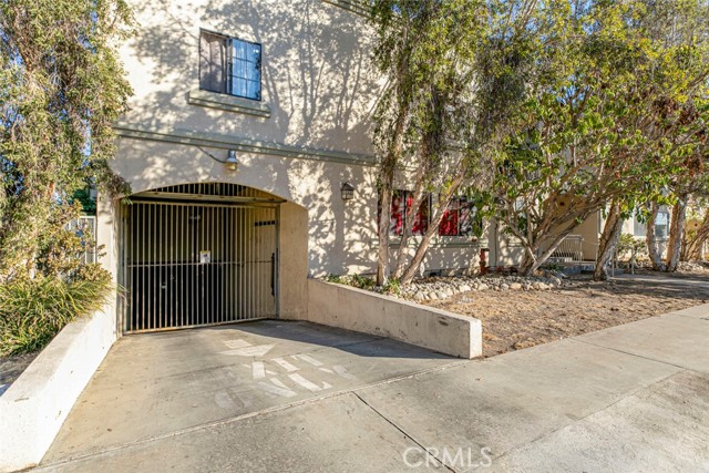 10894 Olinda Street, Sun Valley CA: https://media.crmls.org/medias/f167ad38-ccf0-4170-8614-54ba06d91daf.jpg