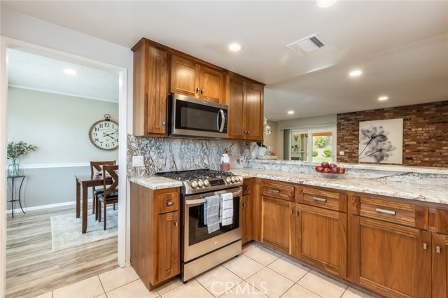 Detail Gallery Image 23 of 60 For 16014 Yarnell St, Sylmar,  CA 91342 - 4 Beds | 2 Baths