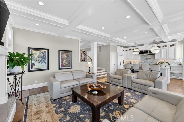 Detail Gallery Image 19 of 74 For 405 Blumont St, Laguna Beach,  CA 92651 - 5 Beds | 6/1 Baths