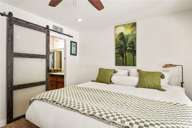 17927 Sun Hill Drive, Yorba Linda CA: https://media.crmls.org/medias/f168a067-0e1d-40b1-9966-5e4cf8be23b2.jpg