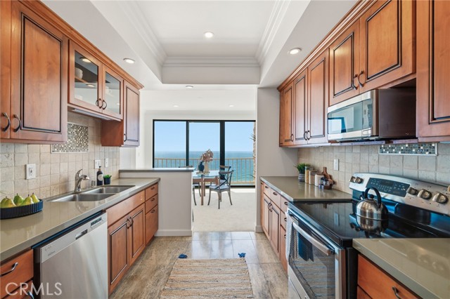 727 Esplanade, Redondo Beach, California 90277, 2 Bedrooms Bedrooms, 0 ,2 BathroomsBathrooms,Residential,For Sale,Esplanade,0,SB26097055