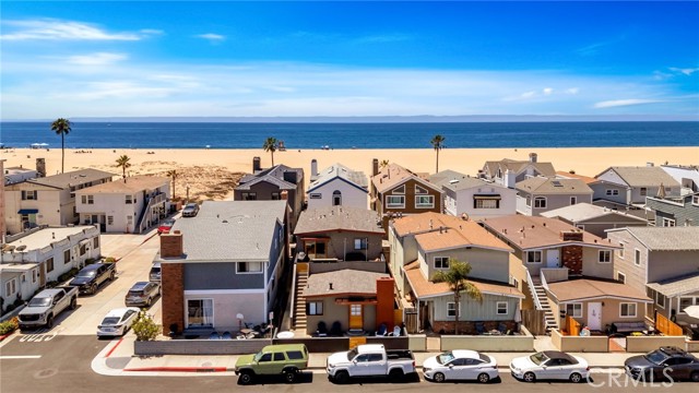 217 E Balboa BLVD