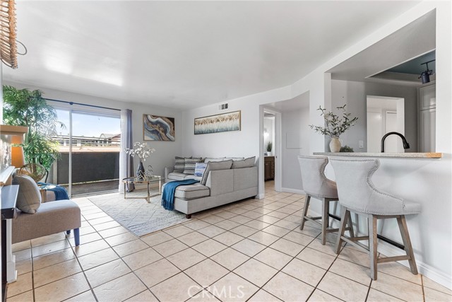 Detail Gallery Image 8 of 25 For 628 Daisy Ave #311,  Long Beach,  CA 90802 - 2 Beds | 2 Baths