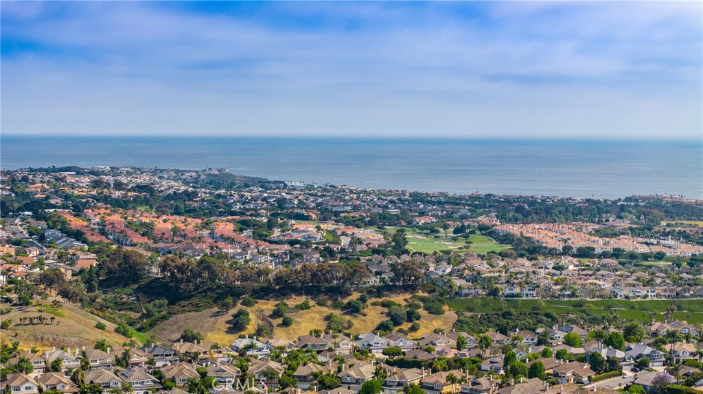https://media.crmls.org/medias/f16a8dfe-c0c3-4f4b-b9d4-20b0ca893228.jpg?preset=X-Large
