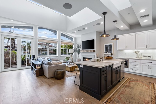 Detail Gallery Image 16 of 44 For 204 S Helberta, Redondo Beach,  CA 90277 - 4 Beds | 4 Baths