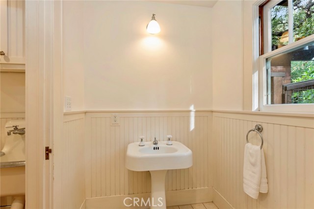 Detail Gallery Image 44 of 74 For 354 N Canon Ave, Sierra Madre,  CA 91024 - 4 Beds | 3/1 Baths