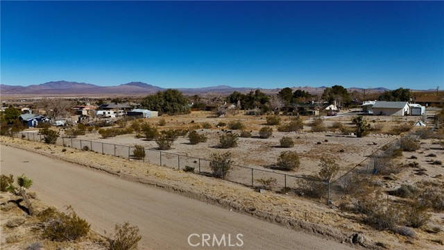 728 Red Butte Road, Lucerne Valley CA: https://media.crmls.org/medias/f16b2f47-9468-47eb-a45e-4629b7e5c61b.jpg