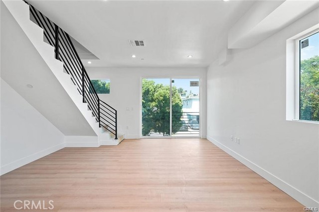 5836 Ernest Avenue, Los Angeles CA: https://media.crmls.org/medias/f16b94b2-a8ef-4bc1-84f9-44aed08aa15a.jpg