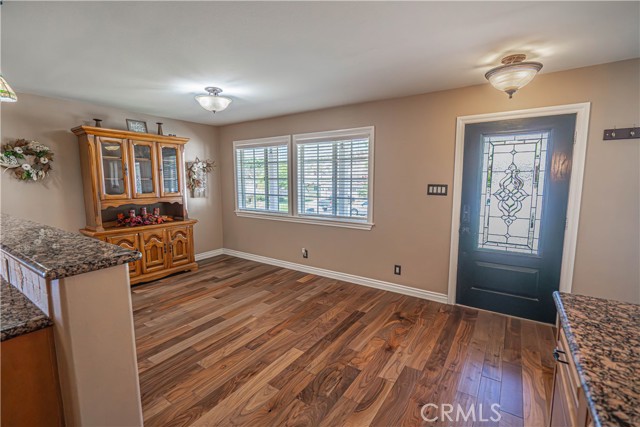 Detail Gallery Image 9 of 65 For 22422 Los Rogues Dr, Saugus,  CA 91350 - 4 Beds | 3/1 Baths