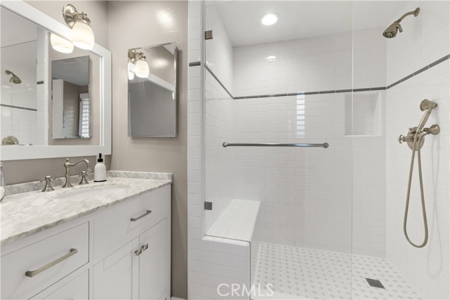 950 S Orange Grove Boulevard, Pasadena CA: https://media.crmls.org/medias/f16c98ef-e451-4980-a3f1-2d865a88ae2e.jpg
